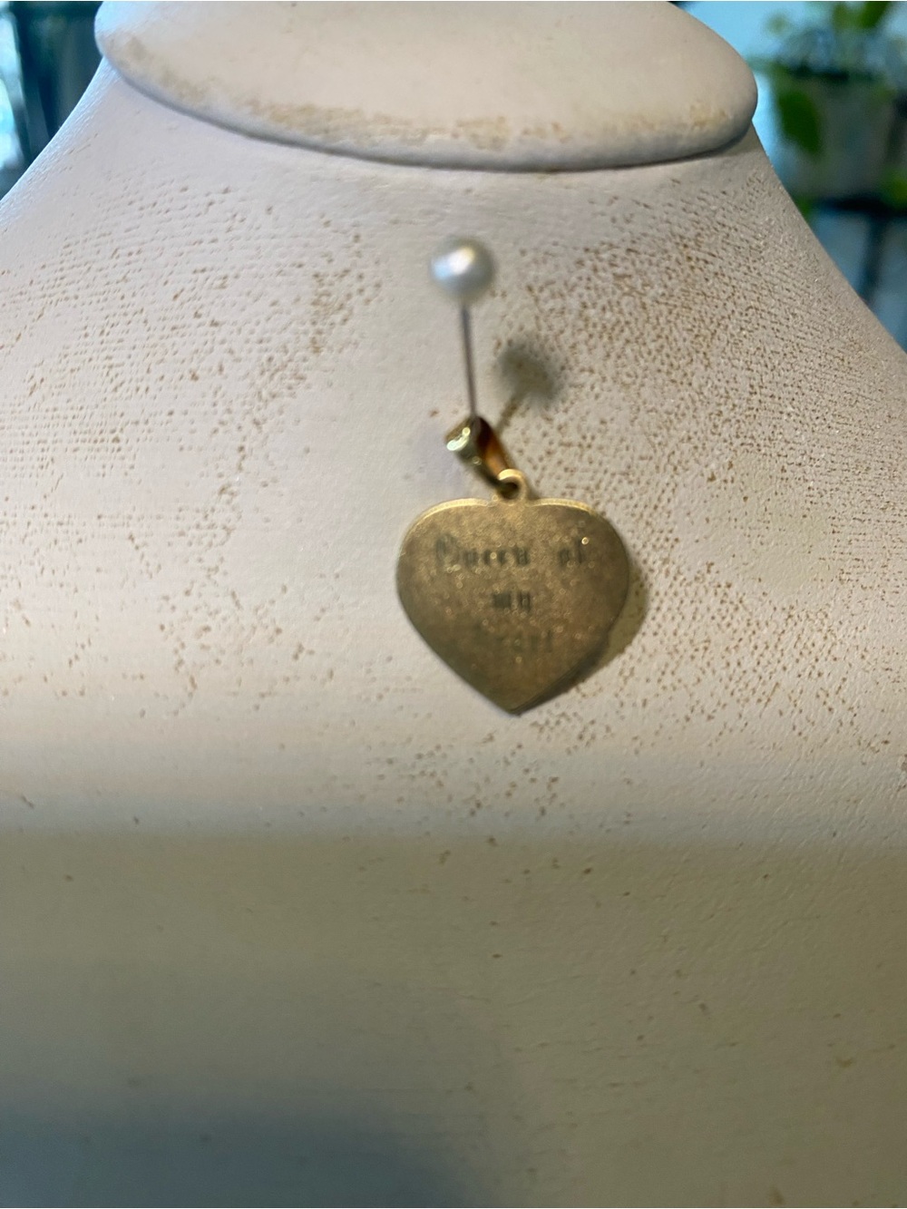 BEAUTIFUL 14K YELLOW GOLD “QUEEN OF MY HEART” PENDANT - Picture 5 of 9